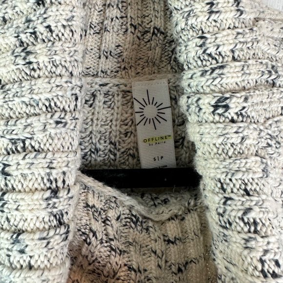 Offline by Aerie Oversized sweater cream and gray cowl neck size small - Picture 4 of 4